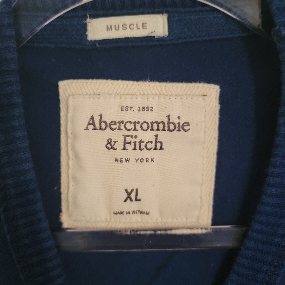 Abercrombie & Fitch Blue Muscle Fit Shirt - Picture 4 of 4